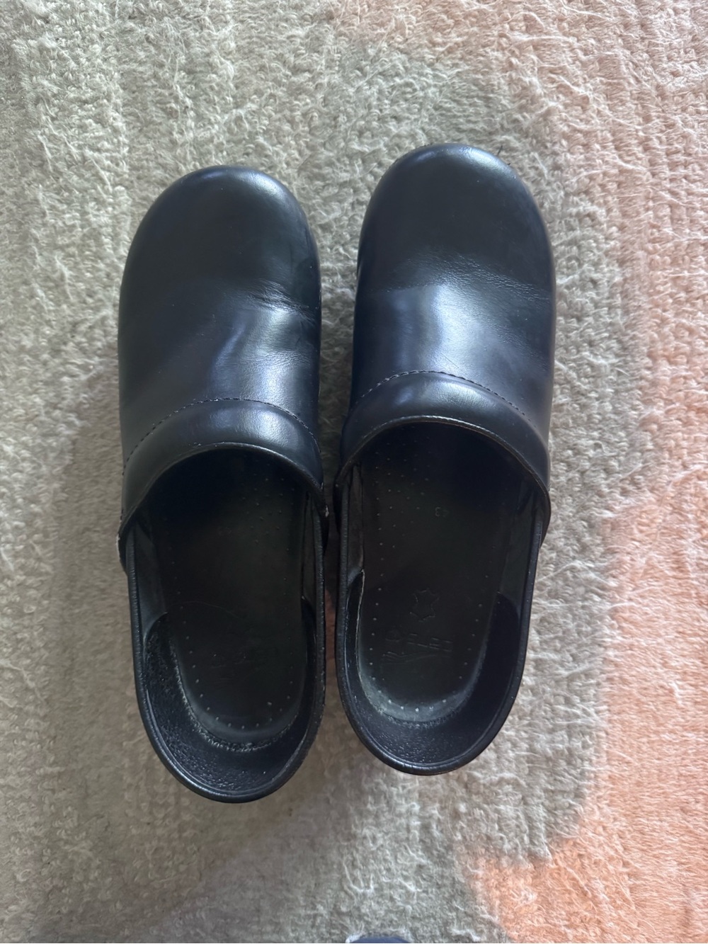 GUC dansko 43/12 women's Black Slip-On Leather Clogs